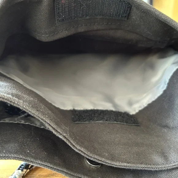 Kavu Black Canvas Crossbody with Black-and-White Rope Strap - Picture 5 of 11